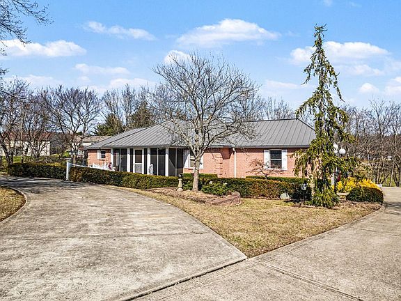 3rd image of 20902 Ridgecliff Ct