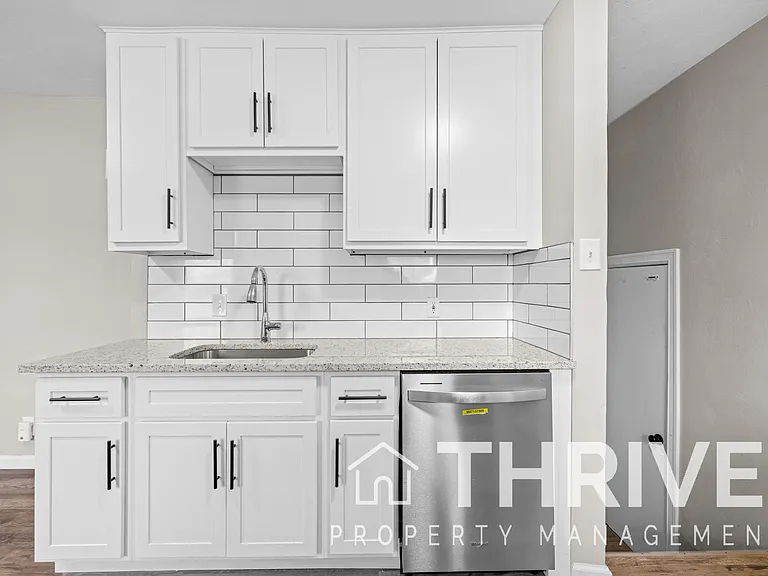 1068 Rainbow Dr — Photo 6