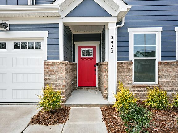 2nd image of 2028 Waxhaw Crossing Dr
