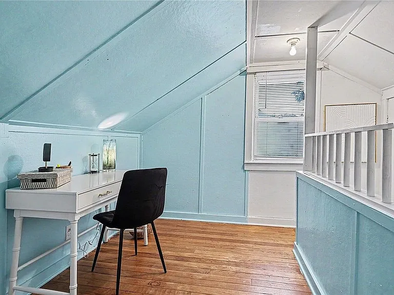 274 Newton Rd — Photo 14