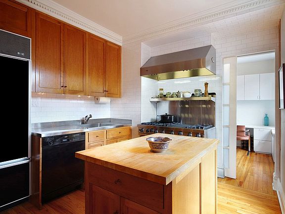 5th image of 755 W End Ave APT 10C