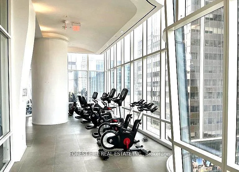 1 Bloor St E #5210 — Photo 30