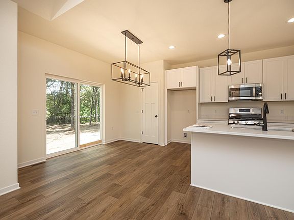 4th image of 8886 Pine Cone Dr