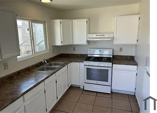 3715 N Stone Ave #1 — Photo 9