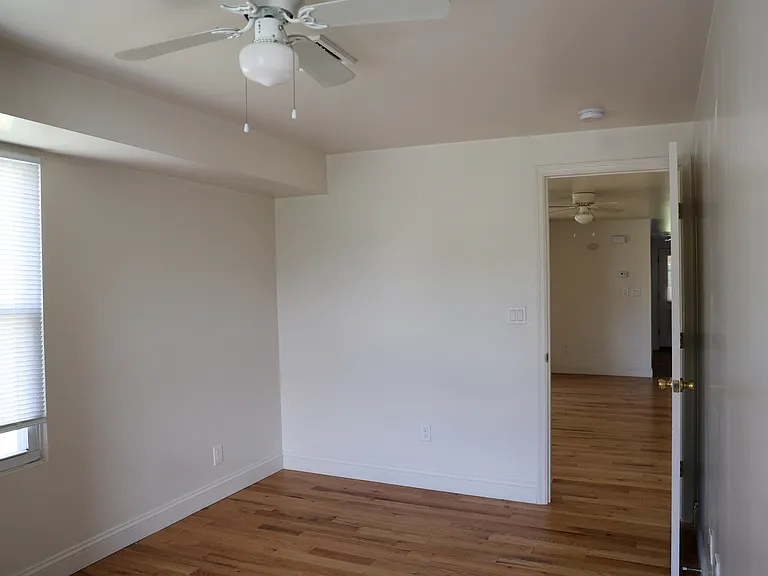 10 Pine St #3 — Photo 14