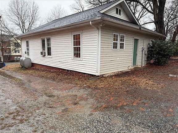2nd image of 209 Haled St