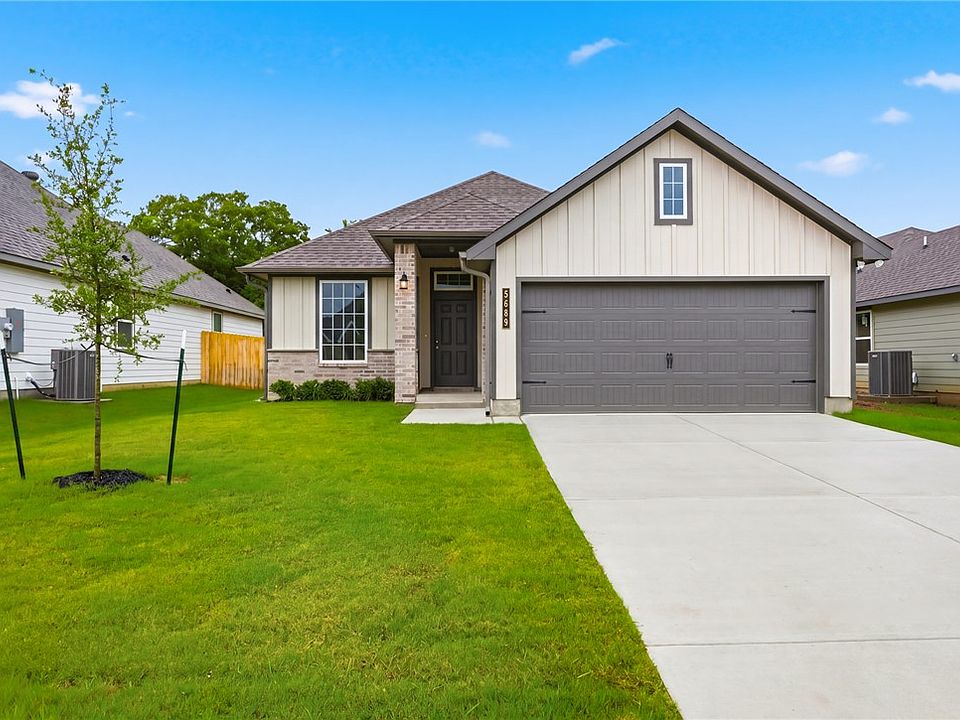 1st image of 5689 Fox Bluff Dr