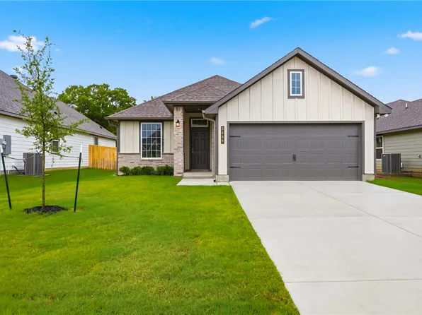 5689 Fox Bluff Dr, Bryan, TX 77807