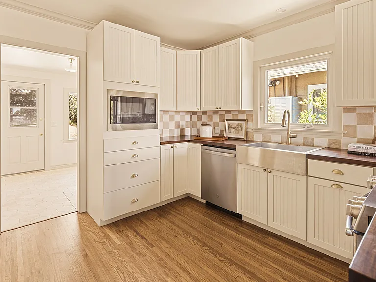 365 W Sierra Madre Blvd — Photo 16