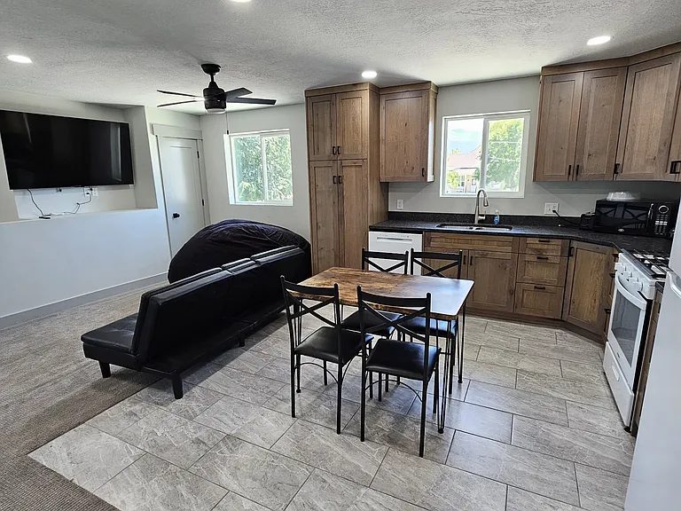 227 E 200 N #PRIVATE ROOMS AVAILA — Photo 1
