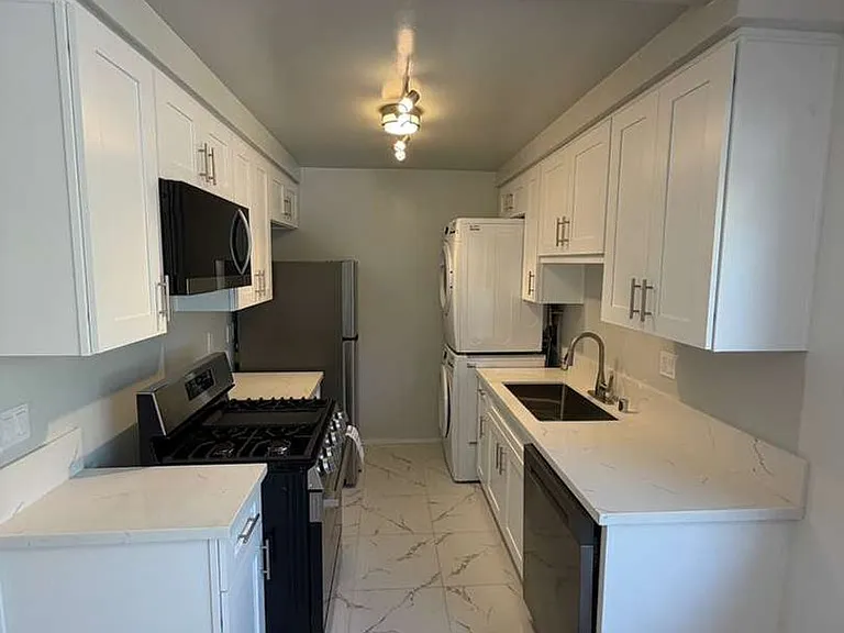 7607 Norton Ave — Photo 4