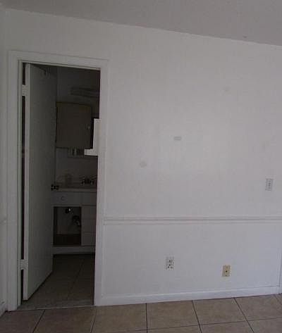 1st image of 318 Hidden Lake Dr