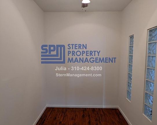 3rd image of 559 N Normandie Ave APT 105