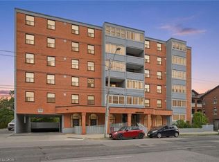 23 Main St #404, Hamilton, ON L9H 2P7
