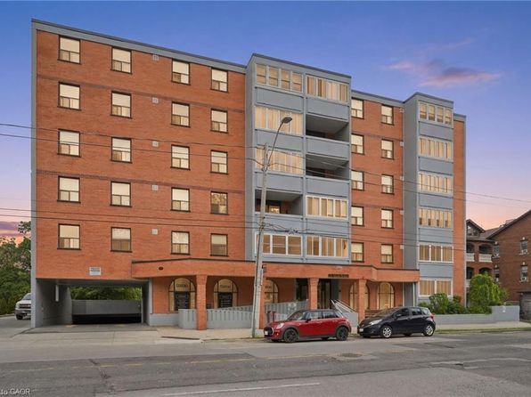 23 Main St #404, Hamilton, ON L9H 2P7