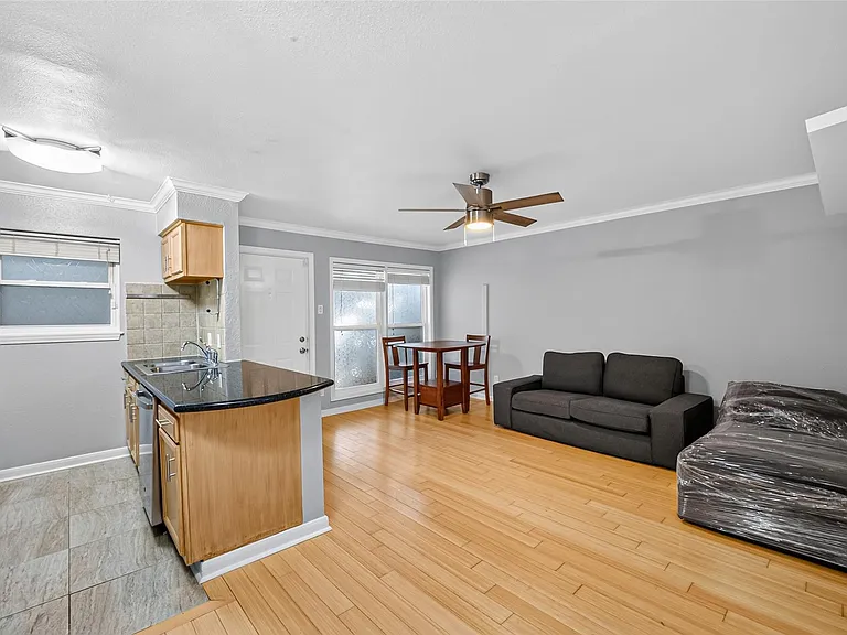 1404 Welch St #7 — Photo 6