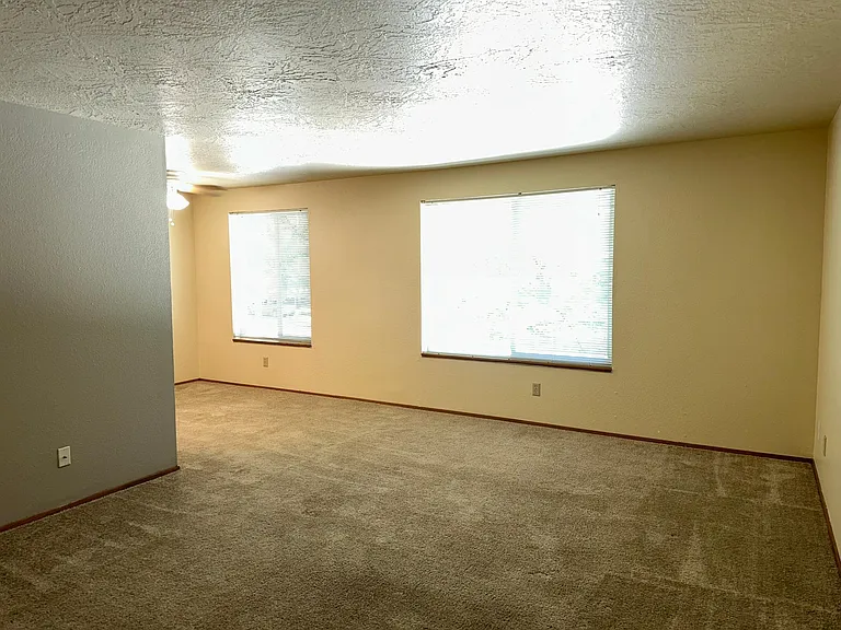 3215 Felina Ave NE — Photo 10
