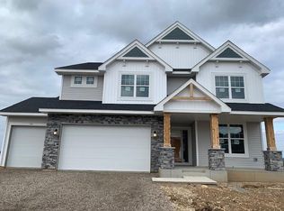 767 Spancil Hill Rdg, Woodbury, MN 55129