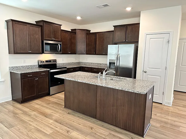 24 Blackthorn Ln — Photo 4