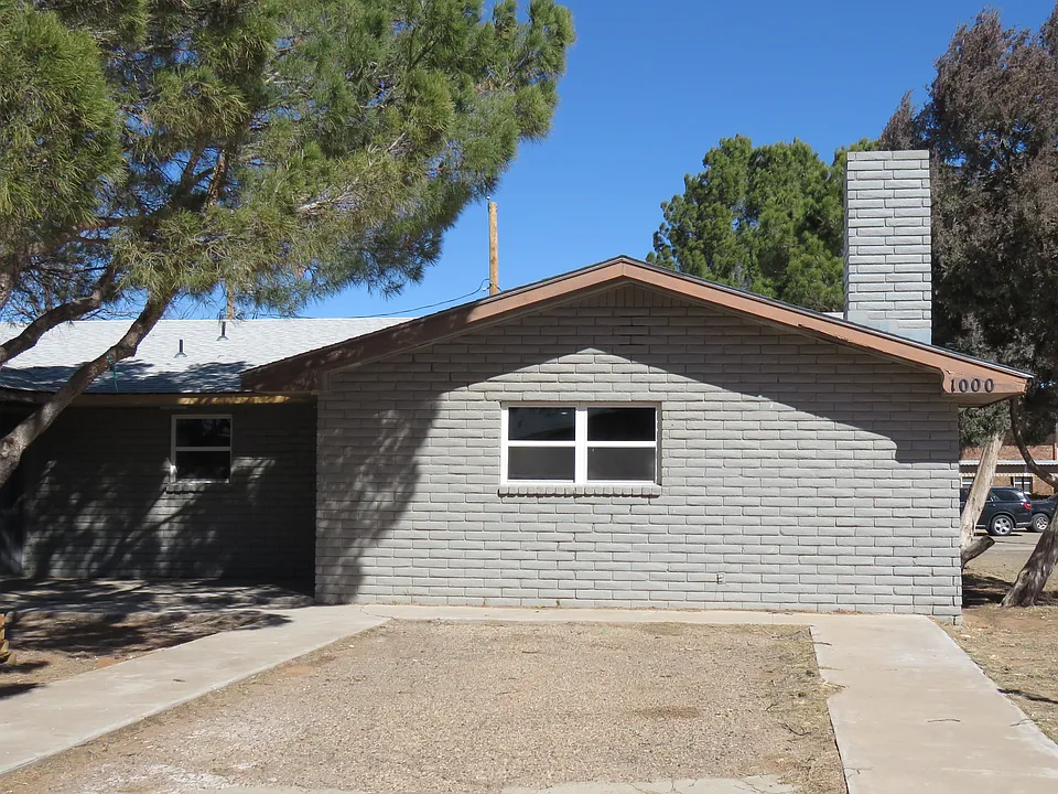 1000 W 18th Ln