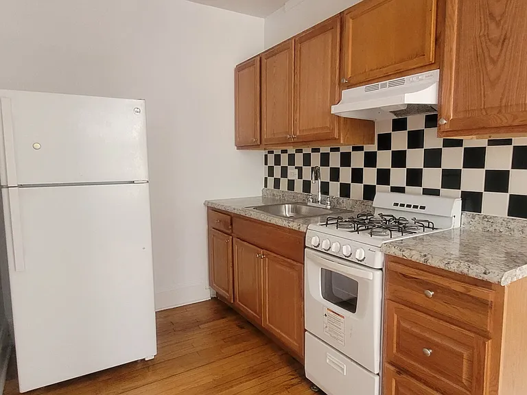 1717 W North Shore Ave #1D — Photo 3