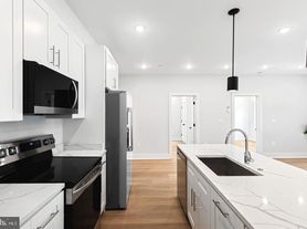 2236 40th St NW, Washington, DC