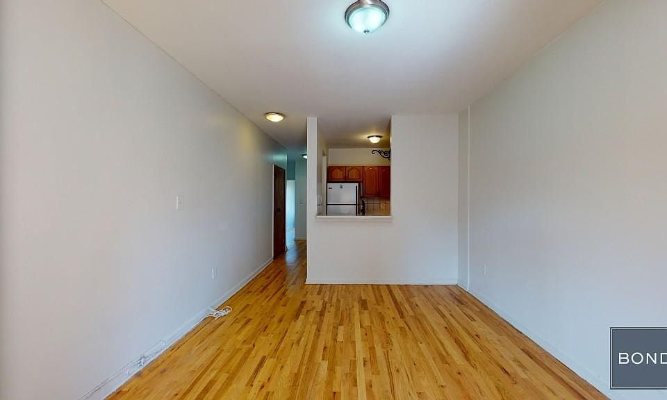 1st image of 4 W 130th St