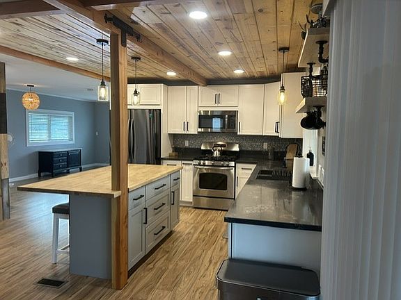 2nd image of 195 Tierra Rejada Rd Unit 195