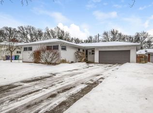 148 N Parklane Dr NE, Grand Rapids, MI 49505