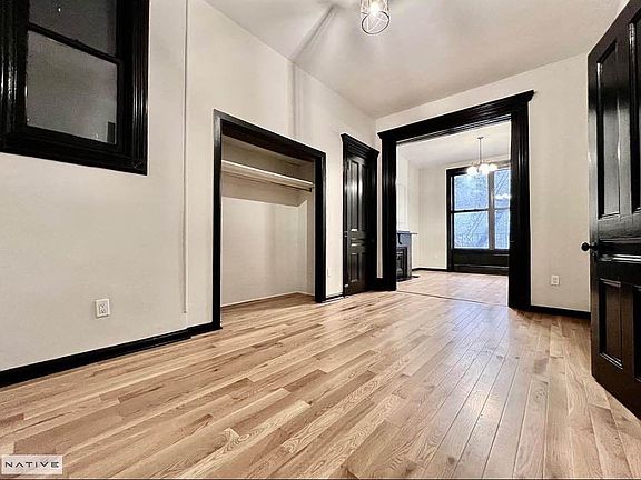 4th image of 853 Manhattan Ave APT 1