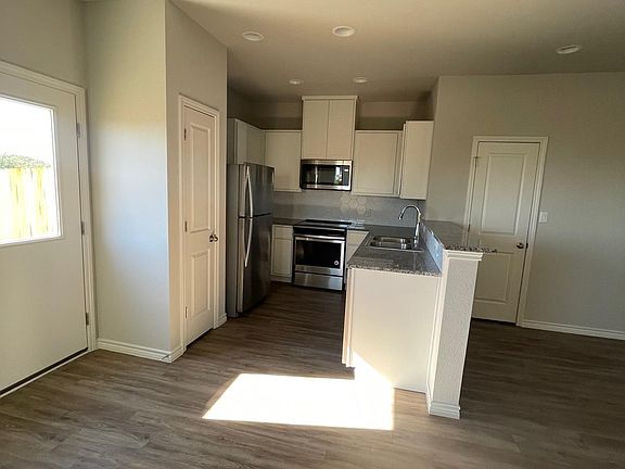 4th image of 220 Peruna Dr