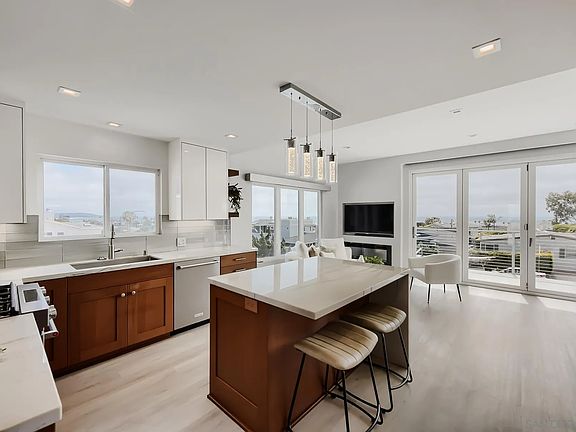 4th image of 5379 La Jolla Mesa Dr