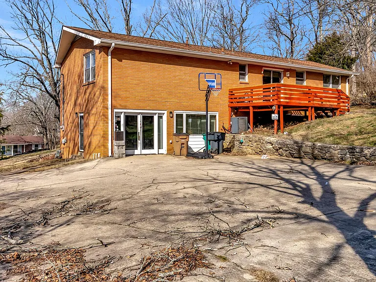 6469 Fleetwood Dr — Photo 28