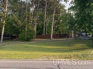 1402 W Fair Ave, Marquette, MI 49855