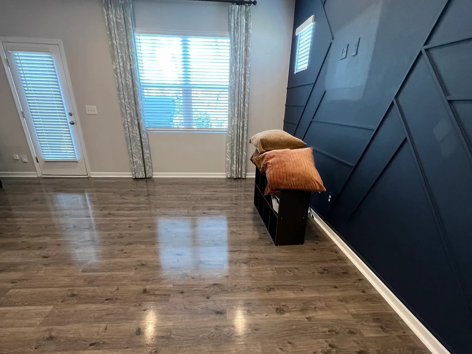3 bed, 2.5 bath, 1644 sqft, $1,800 — Photo 2