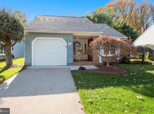 10 Moneta Ct, Mount Laurel, NJ 08054