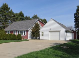 S94W14304 Ryan Dr, Muskego, WI 53150