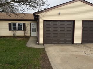 122 Royal Crest Dr UNIT E, Seville, OH 44273