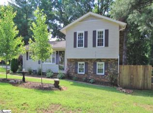 102 Branchview Ct, Simpsonville, SC 29680
