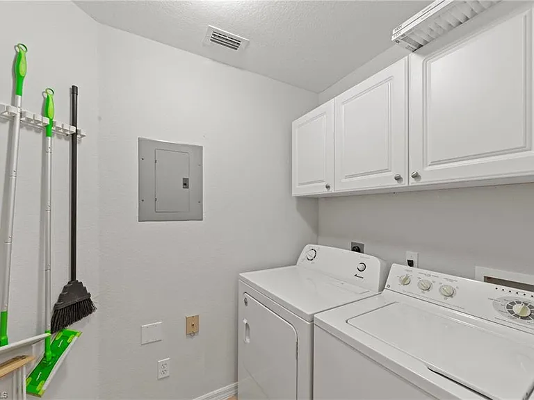 28611 Carriage Home Dr #101 — Photo 25