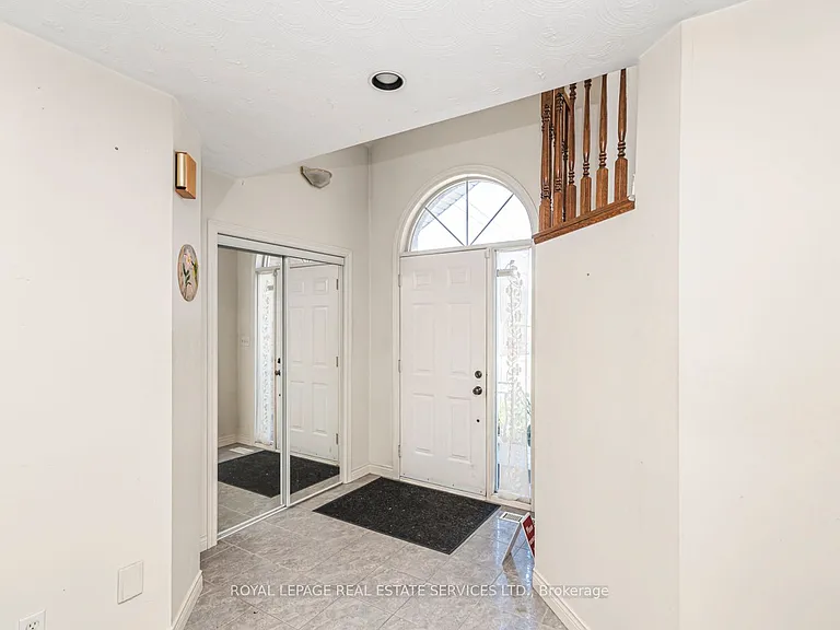 206 Bay St N — Photo 4