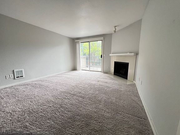 4th image of 916 3rd Ave APT A302