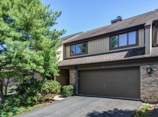 22 Whitman Ln, Mahwah, NJ 07430