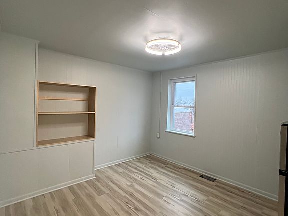5th image of 101 E Main St #1A