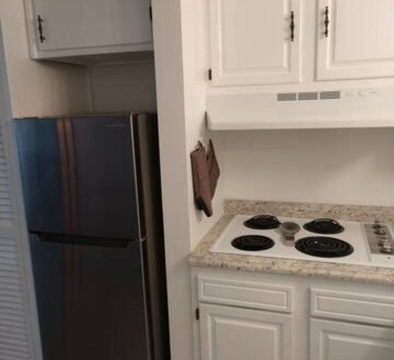 well appointed kitchen. Toaster oven rather than a full oven.