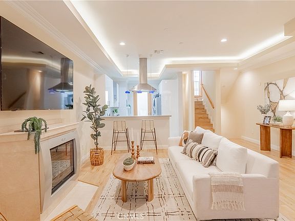 4th image of 216 N Buena Vista St Unit 113