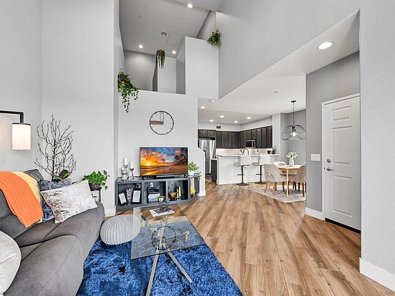 4th image of 4062 Union Square Ln