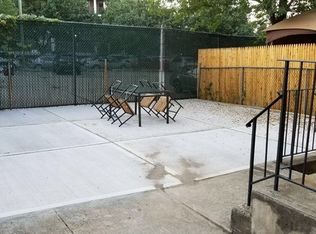 2530 14th St #2, Astoria, NY 11102