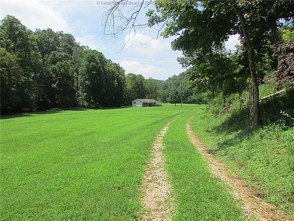 2nd image of 863 Peaceful Valley Dr