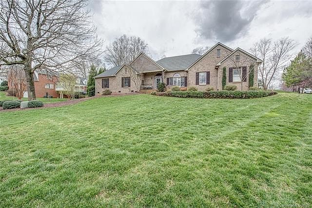 2nd image of 5509 Amanda Ln